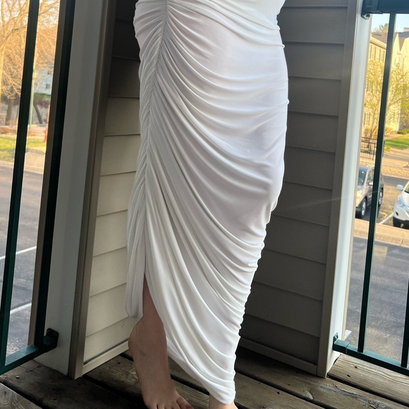 🆕 Norma Kamali Women’s White Ruched Side Drape Skirt - New Without Tags, Size XL - Picture 1 of 11
